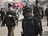 Chiltí policisté hlídají místo, kde budou probíhat záchranné práce