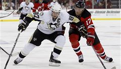 New Jersey - Pittsburgh (Sidney Crosby, vlevo, a Ija Kovaluk ) 