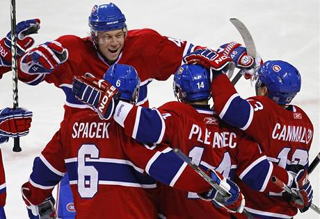 Montreal - Phoenix (radost hokejistů Montrealu, čelem je Andrei Kostitsyn)