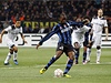 Inter Milán - Tottenham Hotspur (Eto'o dává gól)