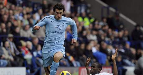 Bolton - Tottenham (Bale v modrém v akci).