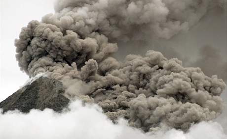 Indonéská sopka Merapi rozpoutala dalí silnou erupci.