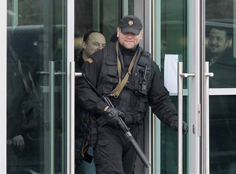 Rusk policie ped Lebedvovou bankou