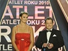 Vyhláení Atleta roku, na pódiu Barbora potáková a moderátor veera Ale Háma.