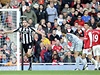 Arsenal - Newcastle (radost hostujícího útoníka Andy Carrolla).