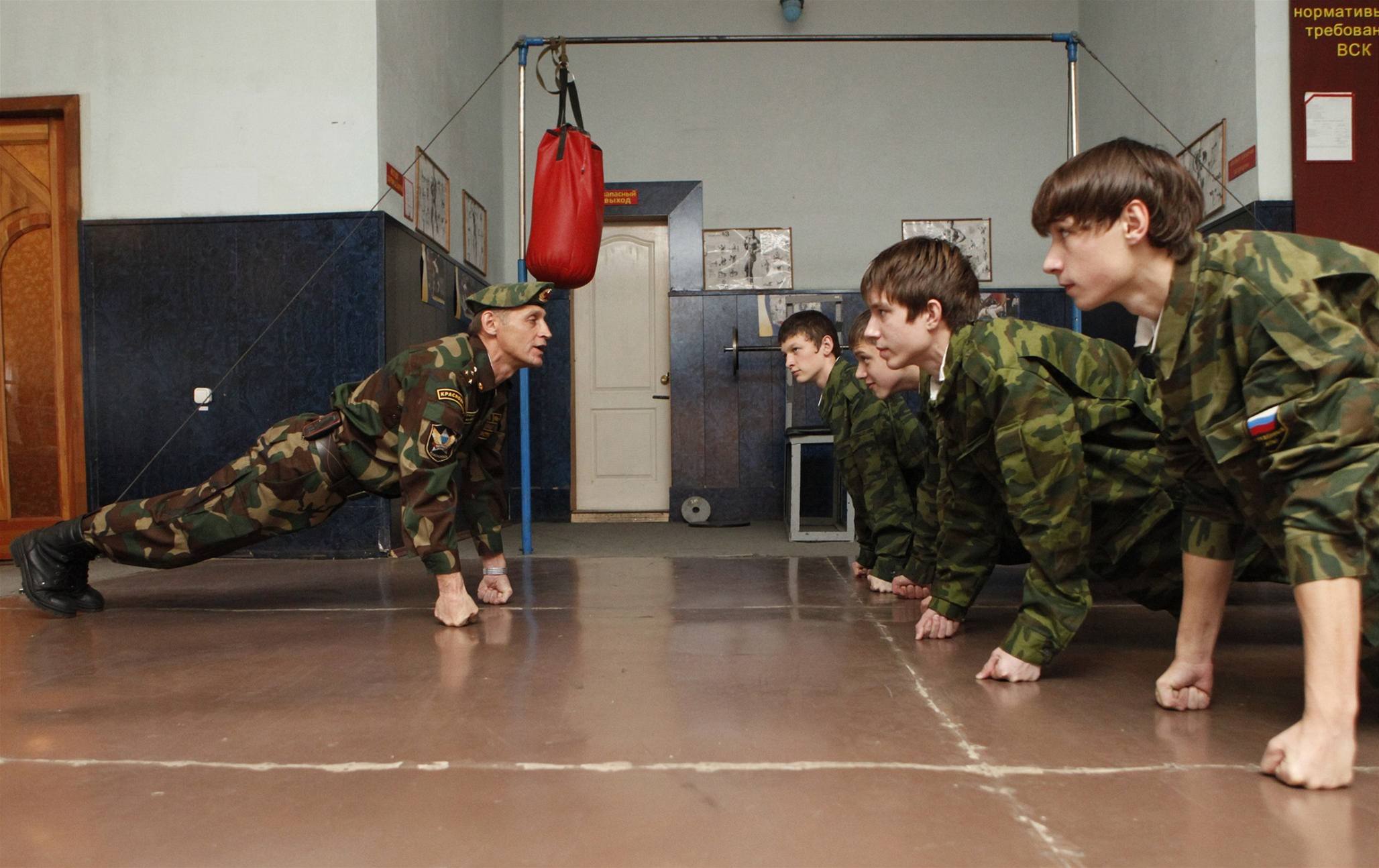 Что будет делать армия. Занятия с военнослужащими. Военная подготовка. Тренировка военных. Физическое воспитание военнослужащих.
