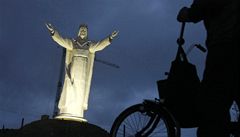 V Polsku vztyili nejvt sochu Jee Krista na svt