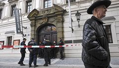 Anonym hrozil bombami u 'Václaváku'. Policie žádné nenašla