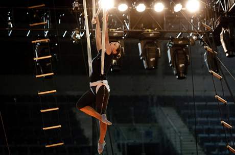 V O2 arén vystoupili umlci z Cirque du Soleil