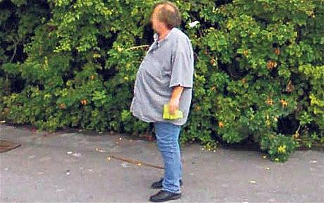 Šestapadesátiletý Rob Mewse se před rokem přímo "zděsil", když se poznal na fotografii služby Street View společnosti Google.