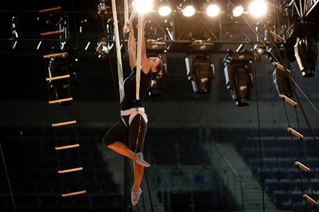 V O2 arén vystoupili umlci z Cirque du Soleil