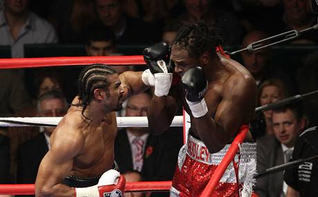 David Haye zasazuje rozhodujc kombinaci der