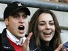 Princ William a Kate Middletonová na zápasu ragby, kdy hrála Anglie proti Itálii.