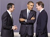 Summit NATO v Lisabonu. Generálním tajemník NATO Anders Rasmussen (vlevo), americký prezident Barack Obama a britský premiér David Cameron.