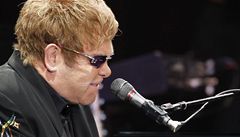 Evropsk unie zaplatila za koncert Eltona Johna. Nevdomky