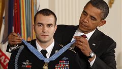 Serant americké armády Salvatore Guinta dostal nejvyí americké vojenské vyznamenání, Medaili cti za statenost.