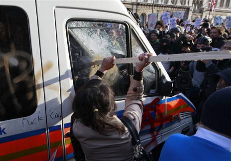 Protesty britských student