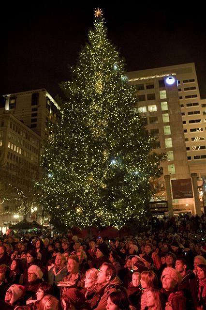 Slavnosti rozsvícení vánoního stromu ve mst Portland