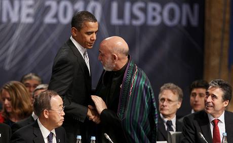 Barack Obama a afghnsk prezident Hamd Karz.