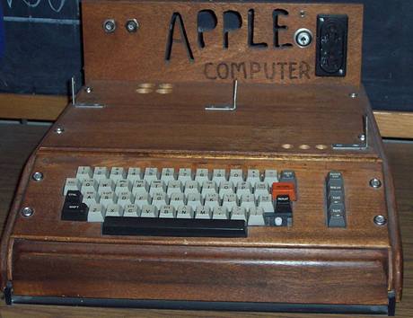 První počítač Apple z roku 1976