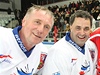 Charitativní hokejový zápas HC Olymp proti ruským hvzdám. V Moskv si zahrál i bývalý premiér Mirek Topolánek (vlevo) a herec Martin Dejdar, který tým vedl.