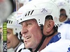 Bývalý premiér Mirek Topolánek si v Moskv zahrál za hokejový tým HC Olymp