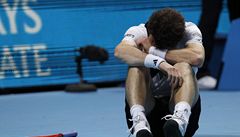 Drama v Londýně zvládl lépe Nadal, ve finále narazí na Federera