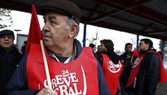 Ekonomov se shoduj: Portugalsku nezbude ne rovn podat o pomoc