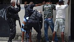 Válka v Riu, ozbrojené drogové gangy se spojily proti policii