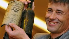 Dražilo se zřejmě nejstarší víno v Česku, vyneslo přes sto tisíc 