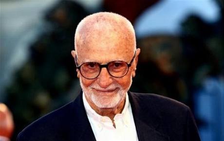 Italský reisér Mario Monicelli.