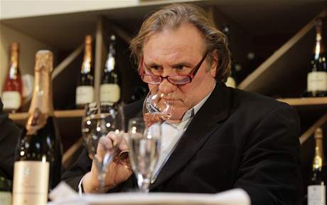 Gérard Depardieu se zbavuje gastronomických podnik, do nich ped lety investoval.