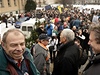 éf odborá Jaroslav Zavadil na praské demonstraci na Palachov námstí.