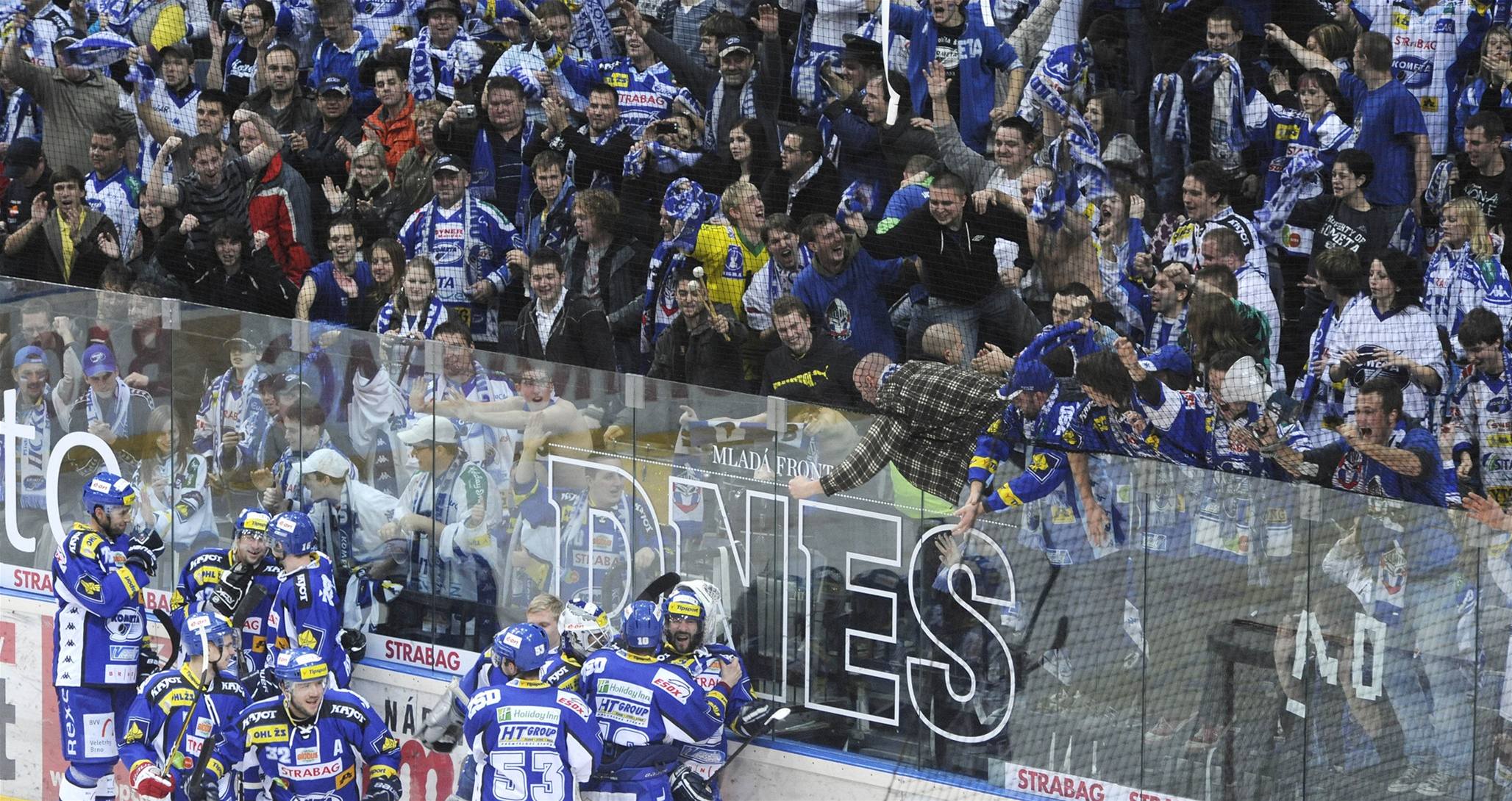 Slavia - Kometa Brno (fanouci Komety).