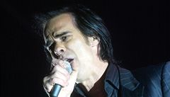 Nick Cave narazil svm autem do kamery, kter m rychlost