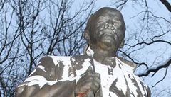 Leninovu sochu v Petrohradě poškodila bomba