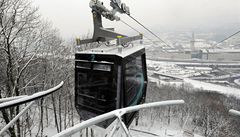 V Ústí nad Labem byla 7. prosince zprovoznna lanová dráha mezi Obchodním centrem Forum ve stedu msta a výletním zámekem Vtrue.