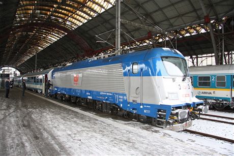 Nov lokomotiva koda 109e poprv thne osobn vlak.