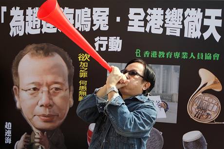 Demonstrace v Hong Kongu za proputní Liou Siao-poa