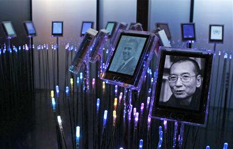 Fotografie Liou Siao-poa v muzeu Nobelovy ceny mru v Oslu.