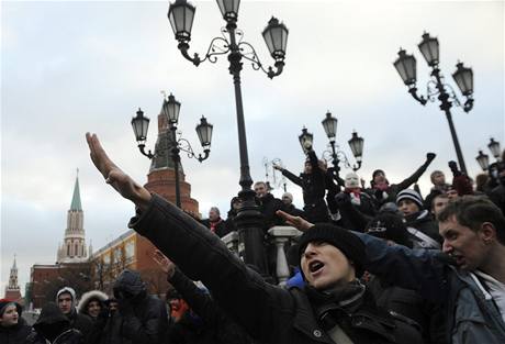 Fanouci v Moskv a Petrohradu se porvali s polici 
