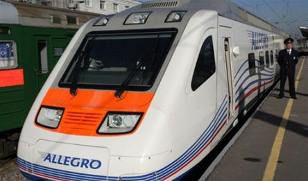 Vyskorychlostn vlak 'Allegro' spojujc finskou metropoli s Petrogradem.