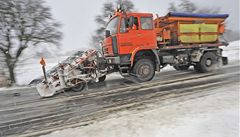 Vtr zafoukv silnice i trat, nejhor situace je na Liberecku 