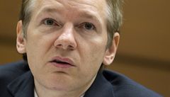 Assange m tajn depee pro ppad nouze. Bt se m Murdoch i vlda USA