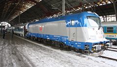 Nová lokomotiva �koda 109e poprvé táhne osobní vlak.