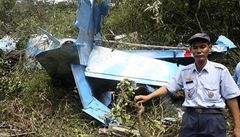 Trosky letadla  zíceného v Kambode.
