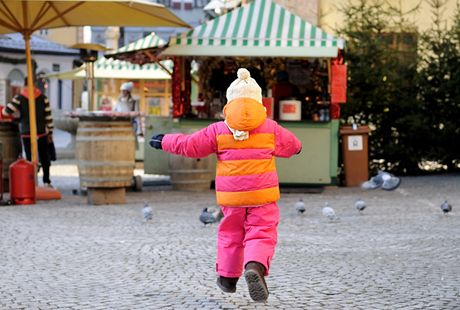 eka unesla z vánoního trhu v Rakousku svého syna