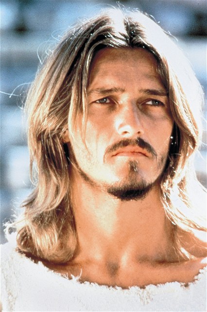 Ježíš superhvězda: vysoký muž atletické postavy, jak si ho představují tvůrci muzikálu Jesus Christ Superstar.