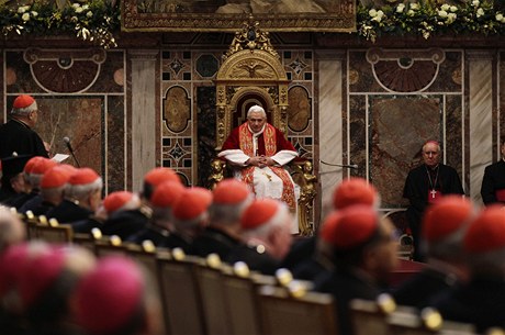 Pape pi tradinm vnonm proslovu ke kurii