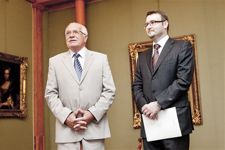 Prezident Václav Klaus a odstupující ministr ivotního prostedí Pavel Drobil.